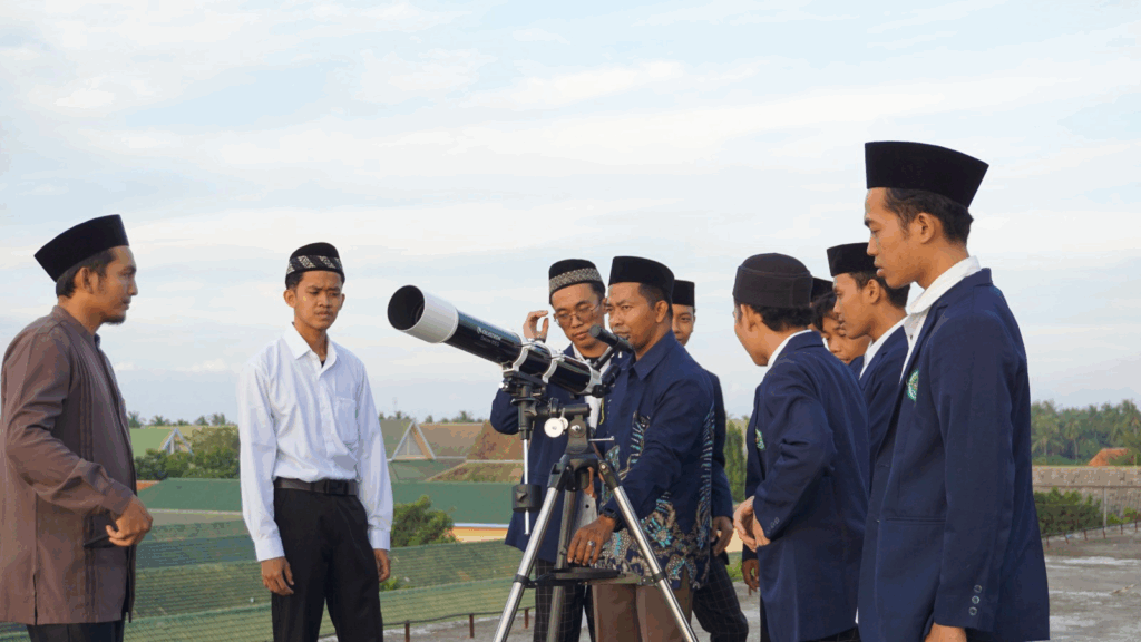 Tingkatkan Kemampuan Falakiyah : Mahasiswa Ikuti Pelatihan Ruqyatul Hilal