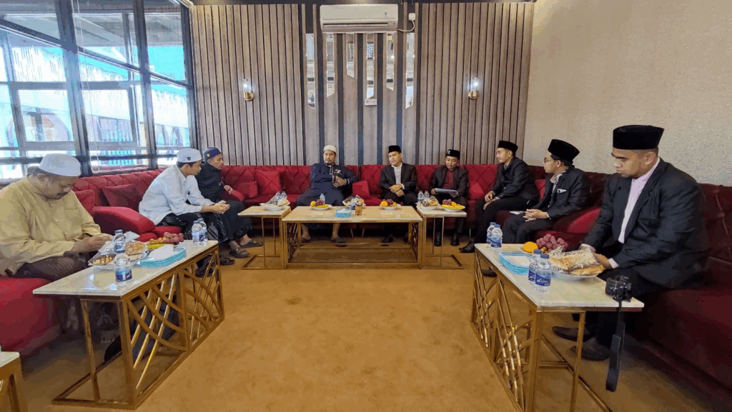 Perkuat Tenaga Kependidikan dengan Studi Banding ke UII Dalwa